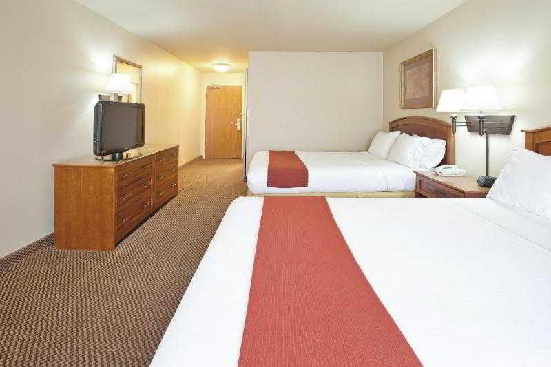 Holiday Inn Express Hotel & Suites Cedar City By Ihg Bagian luar foto