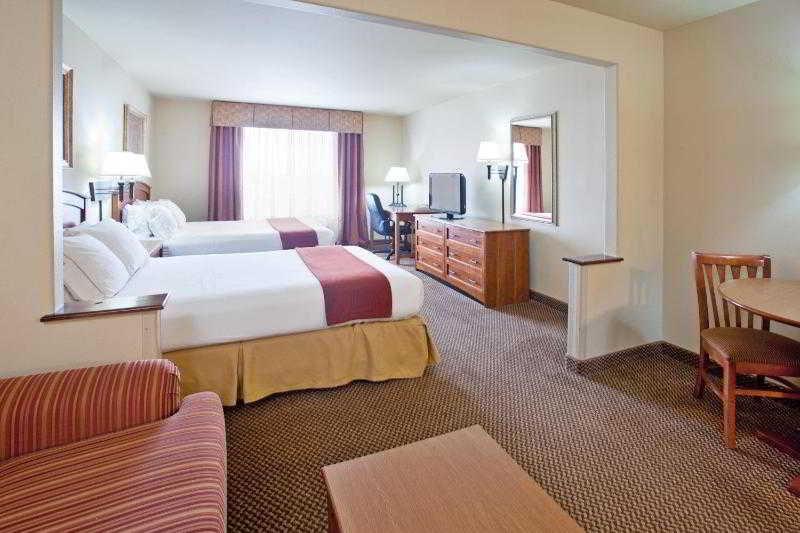 Holiday Inn Express Hotel & Suites Cedar City By Ihg Bagian luar foto