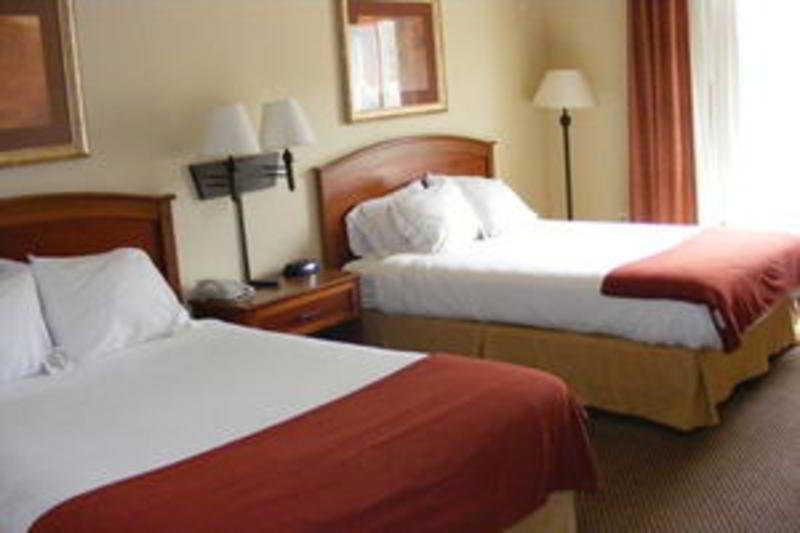 Holiday Inn Express Hotel & Suites Cedar City By Ihg Bagian luar foto