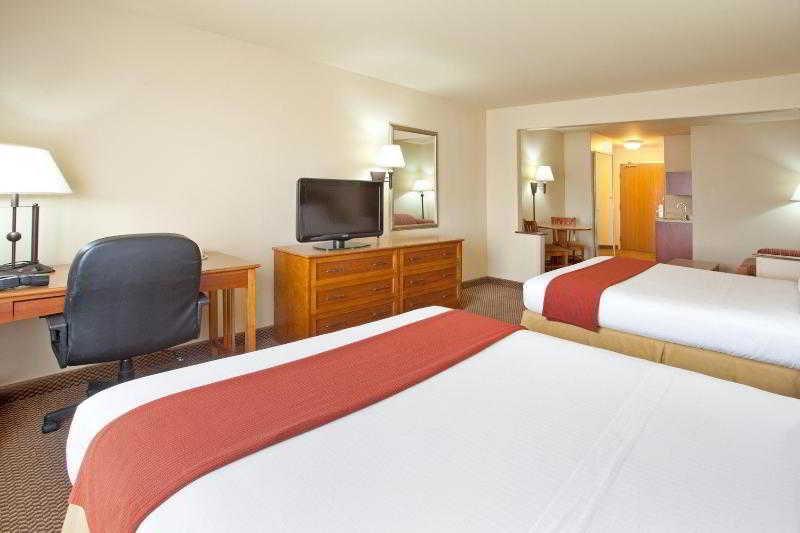 Holiday Inn Express Hotel & Suites Cedar City By Ihg Bagian luar foto