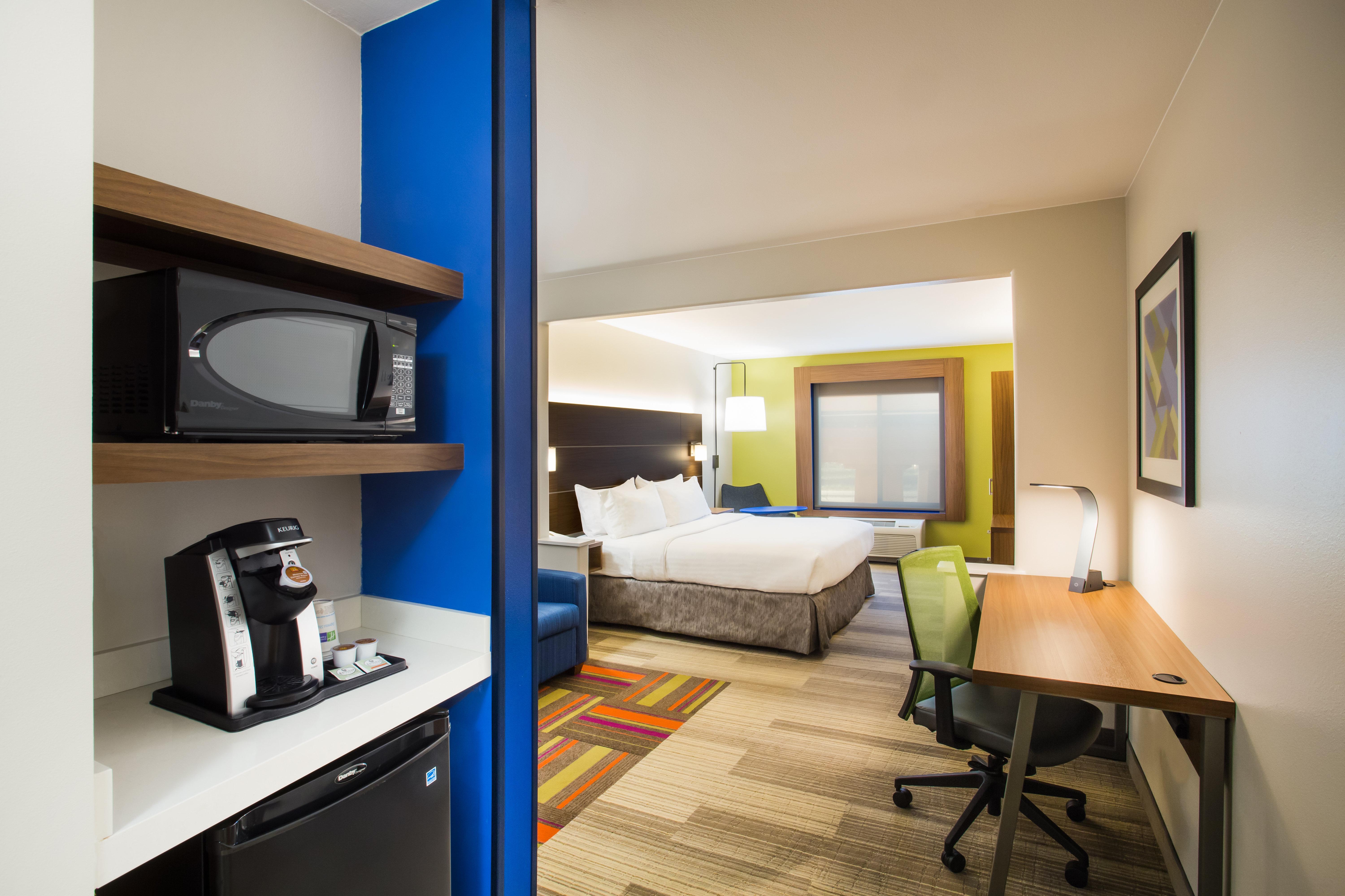 Holiday Inn Express Hotel & Suites Cedar City By Ihg Bagian luar foto