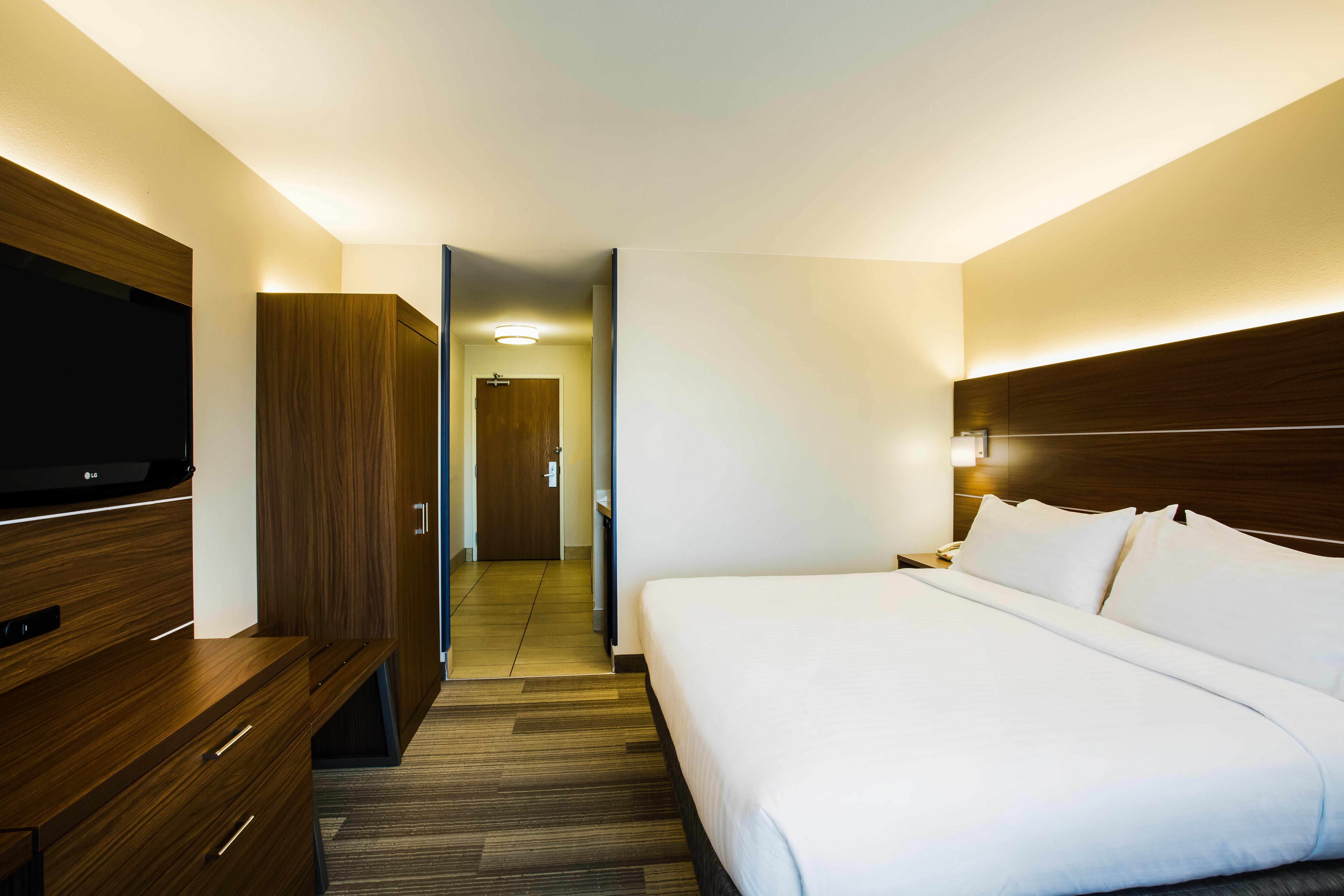 Holiday Inn Express Hotel & Suites Cedar City By Ihg Bagian luar foto