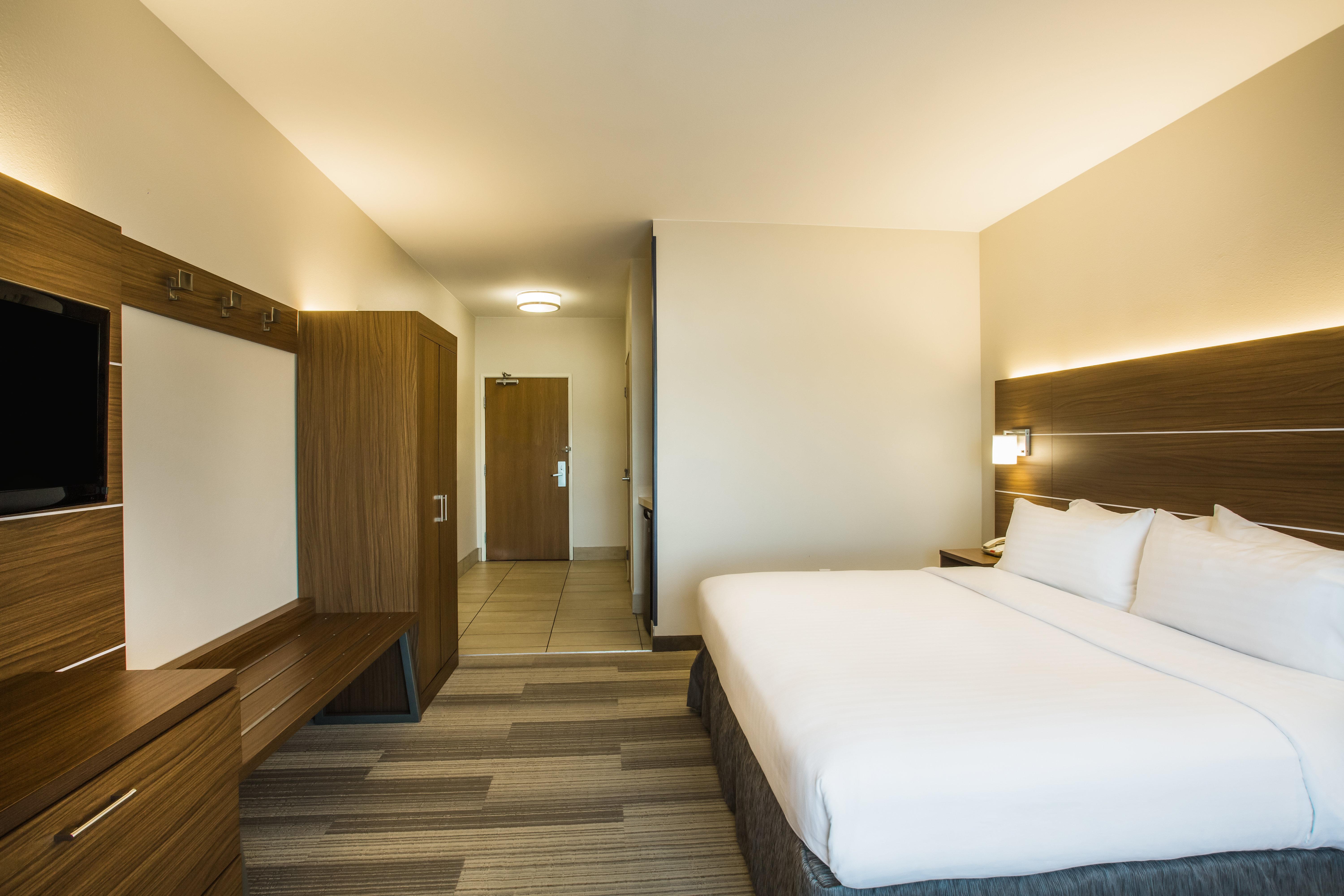 Holiday Inn Express Hotel & Suites Cedar City By Ihg Bagian luar foto