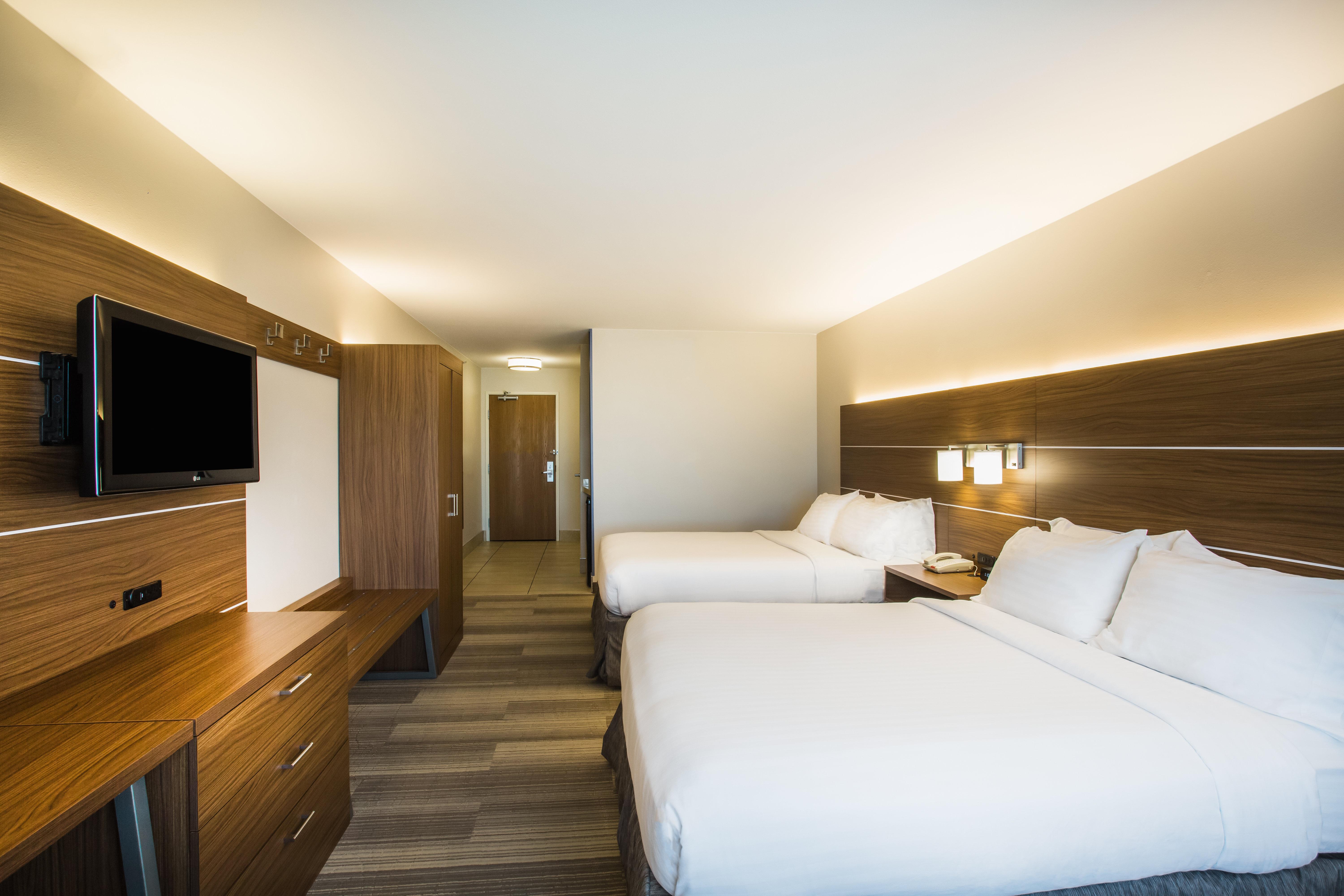 Holiday Inn Express Hotel & Suites Cedar City By Ihg Bagian luar foto
