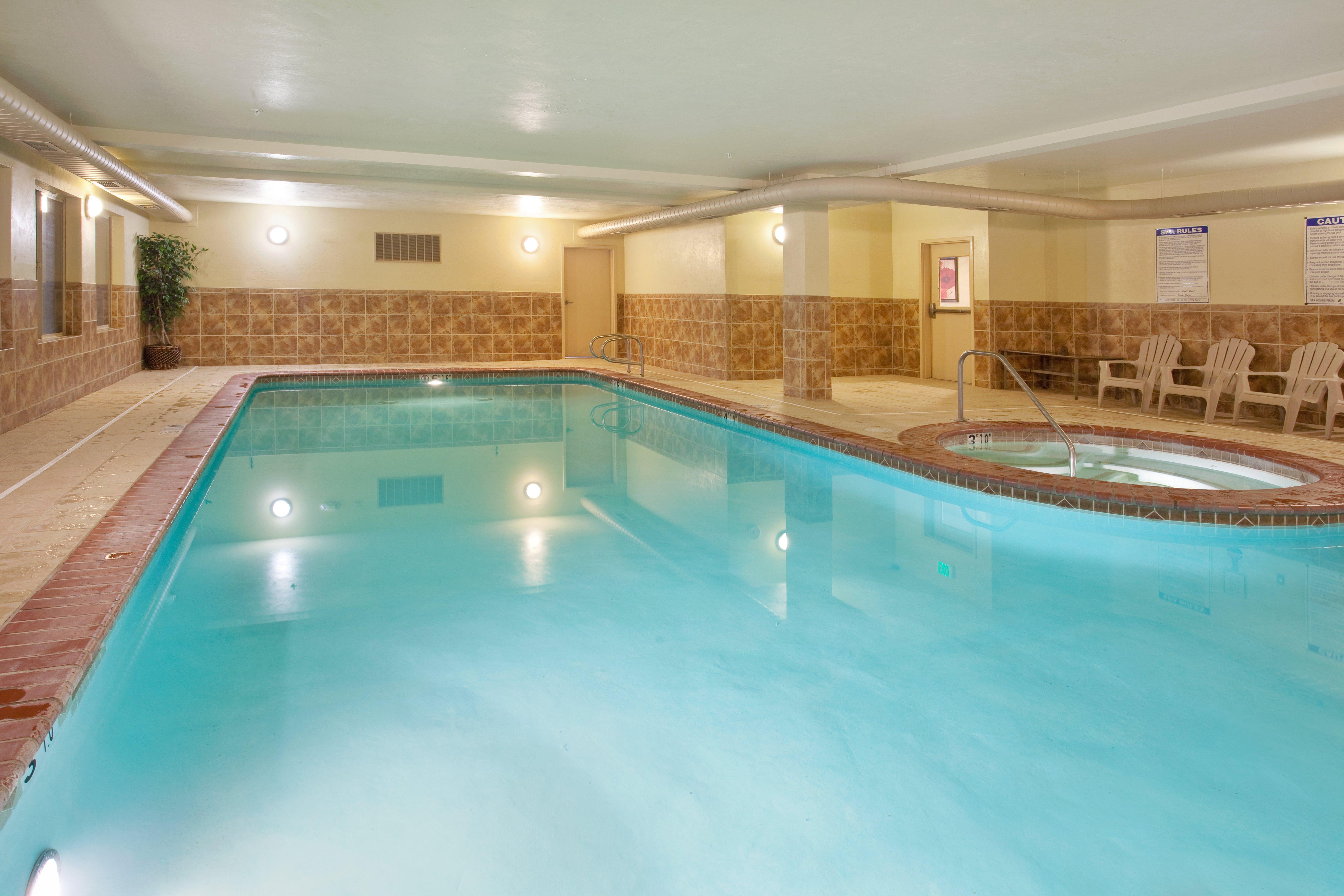 Holiday Inn Express Hotel & Suites Cedar City By Ihg Bagian luar foto