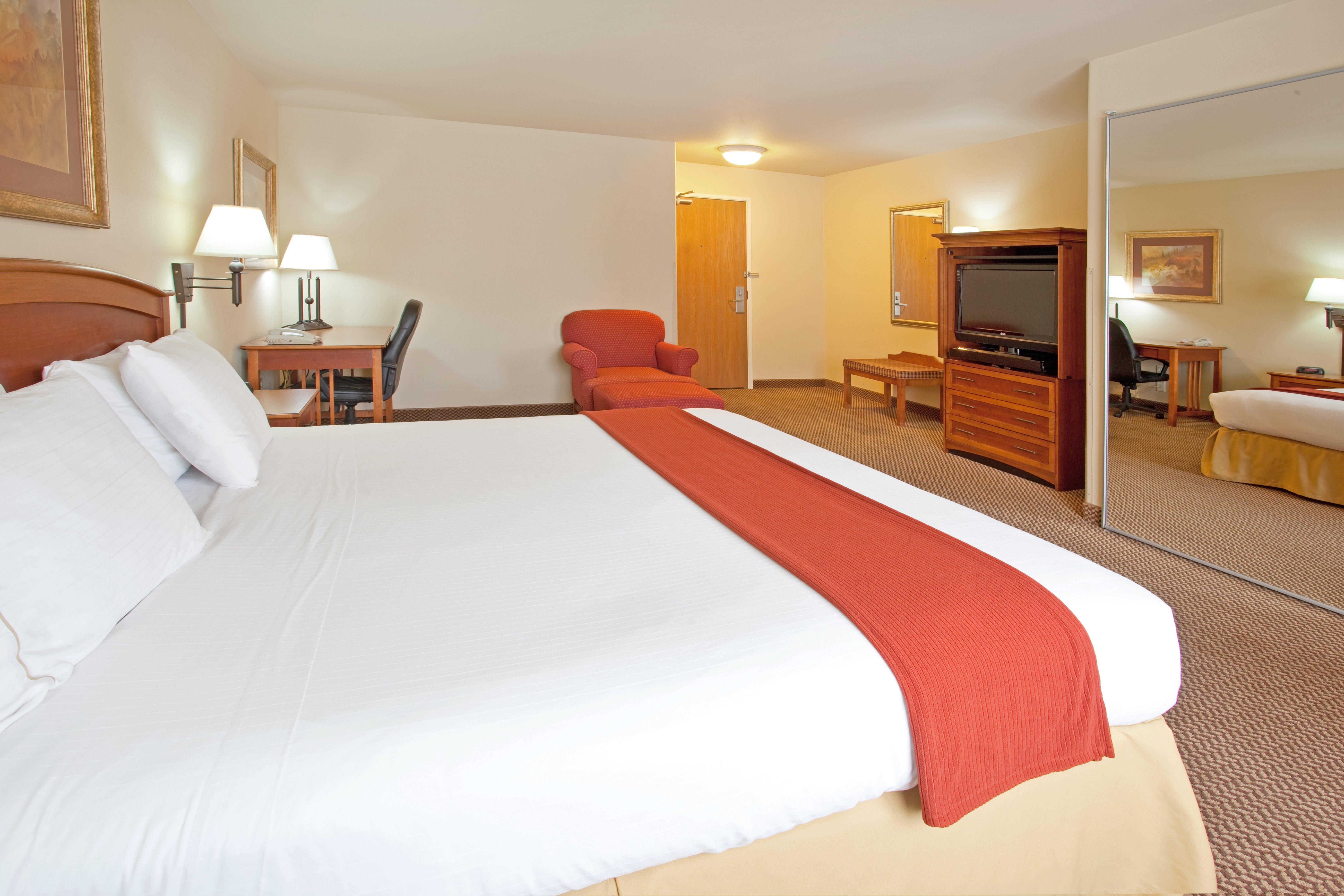 Holiday Inn Express Hotel & Suites Cedar City By Ihg Bagian luar foto