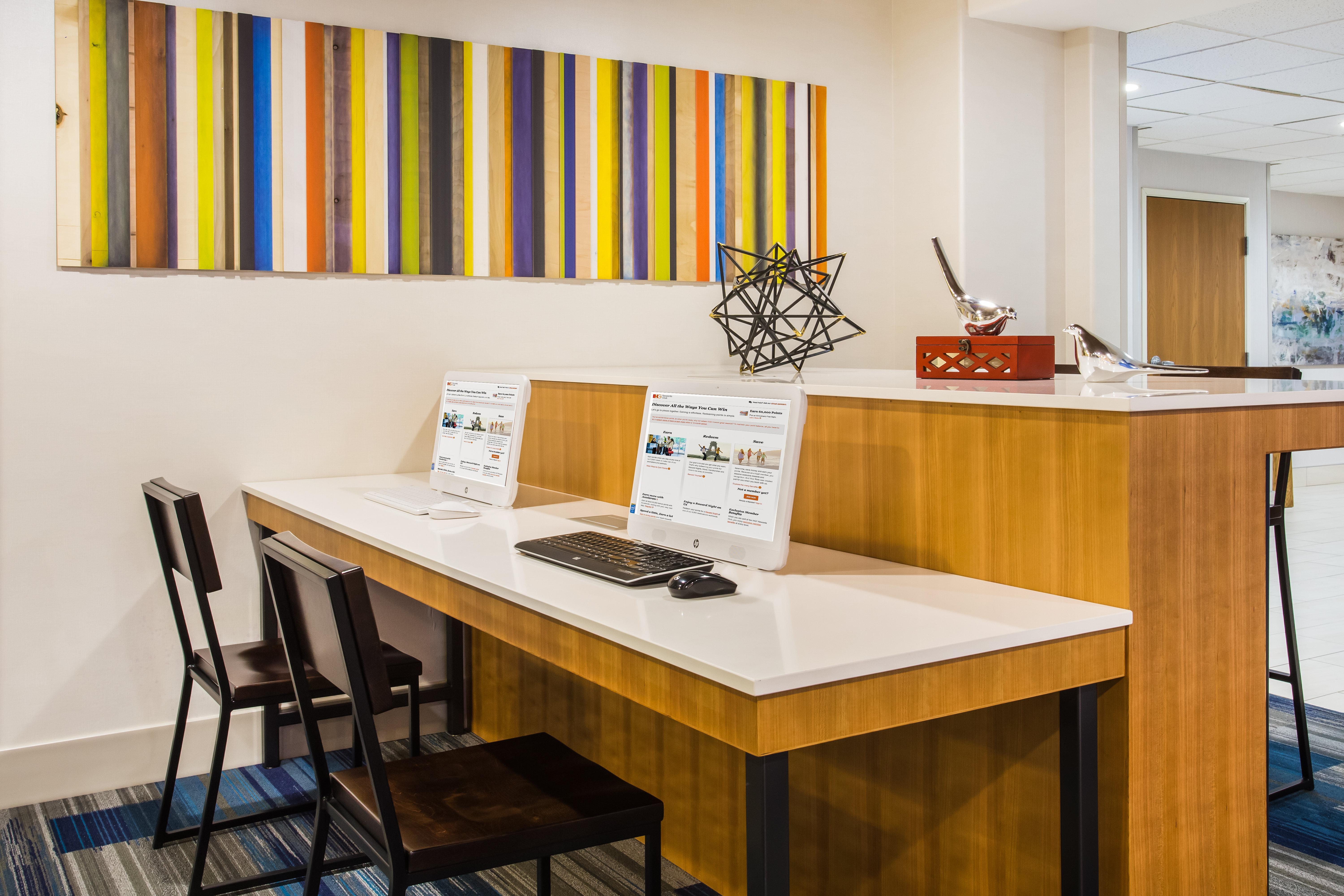 Holiday Inn Express Hotel & Suites Cedar City By Ihg Bagian luar foto