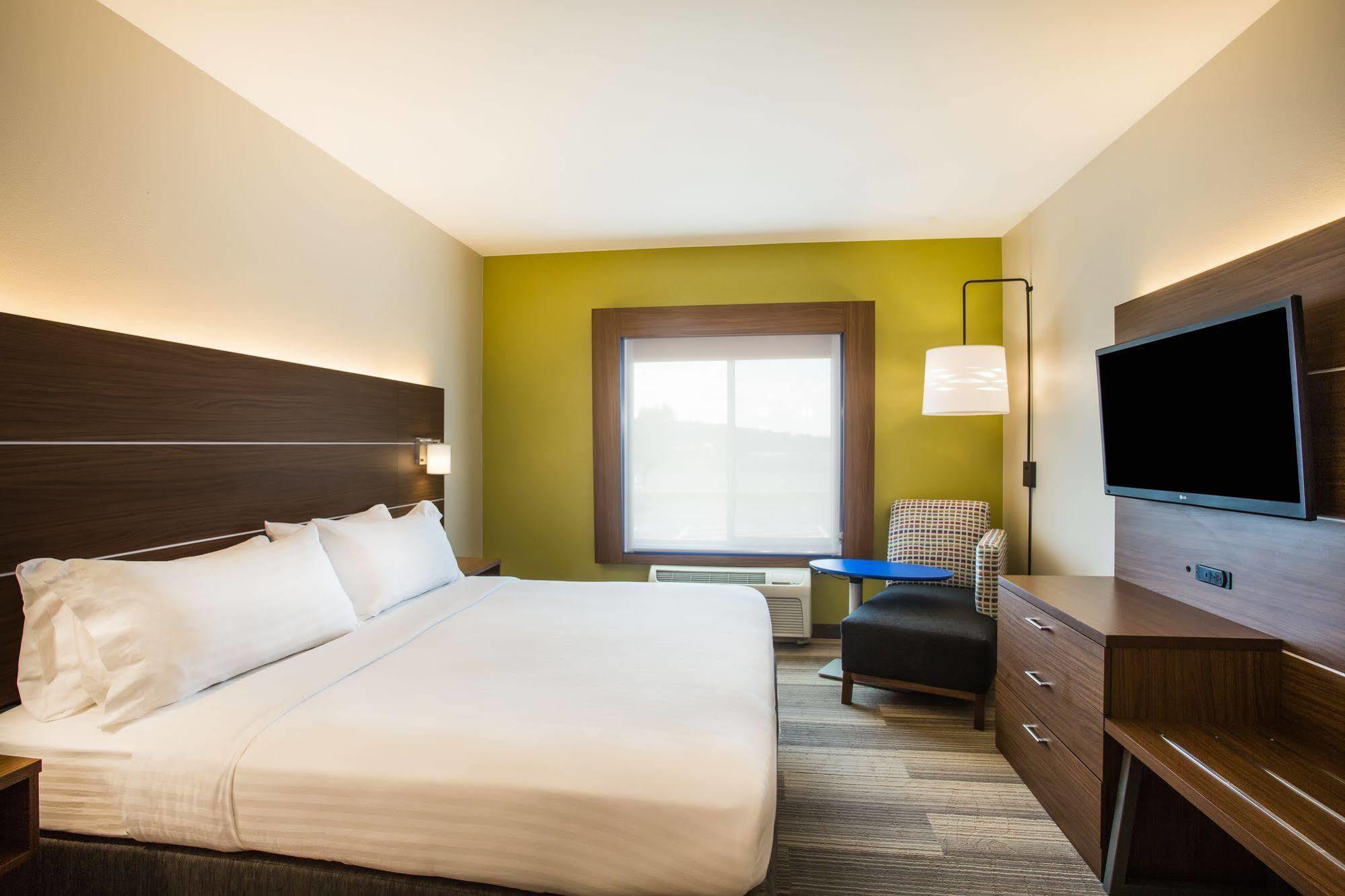 Holiday Inn Express Hotel & Suites Cedar City By Ihg Bagian luar foto